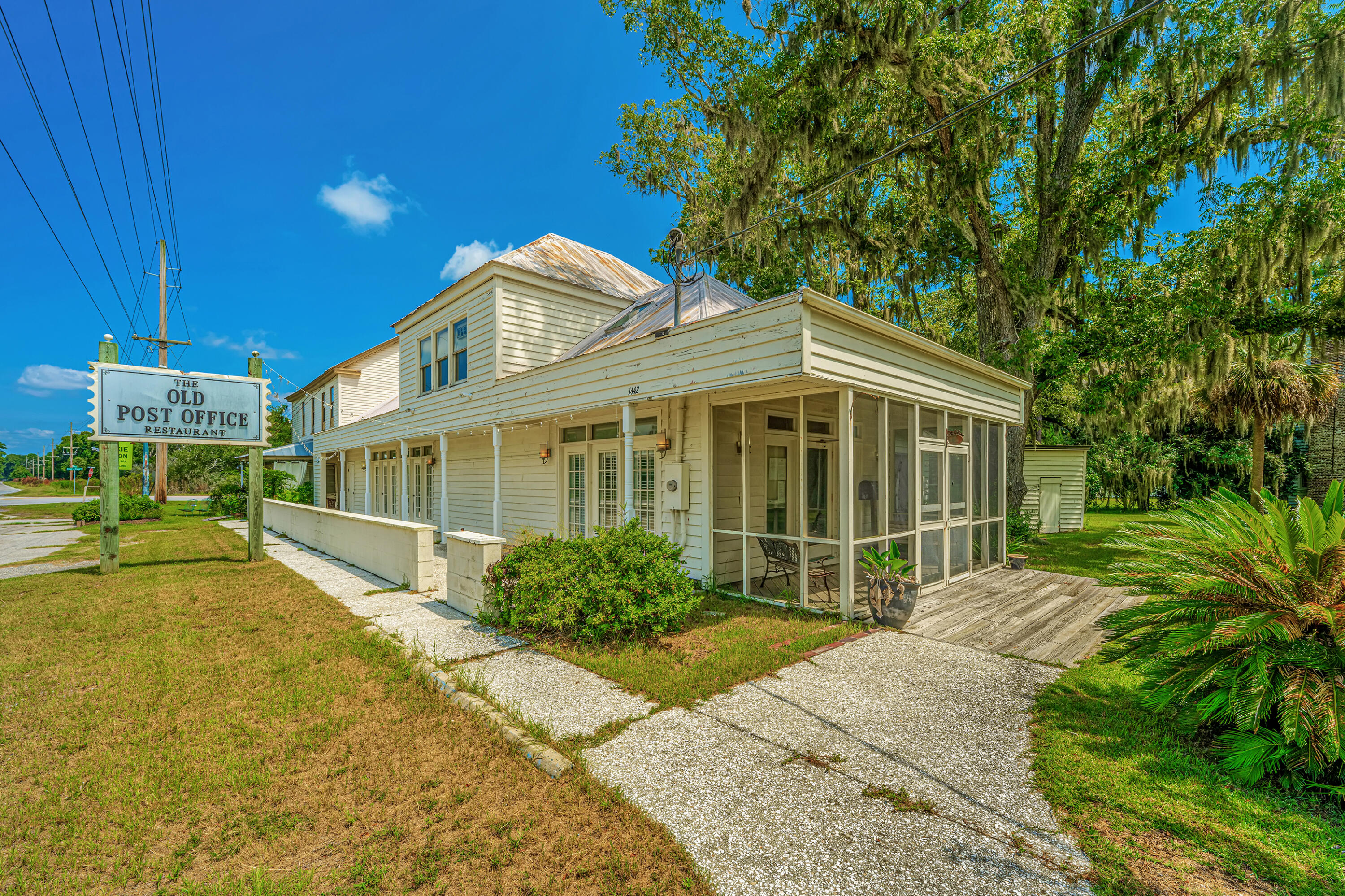8083 Point Of Pines Road Edisto Island, SC 29438 - Photo 53 of 86 8083PointofPines_OldPostOffice003