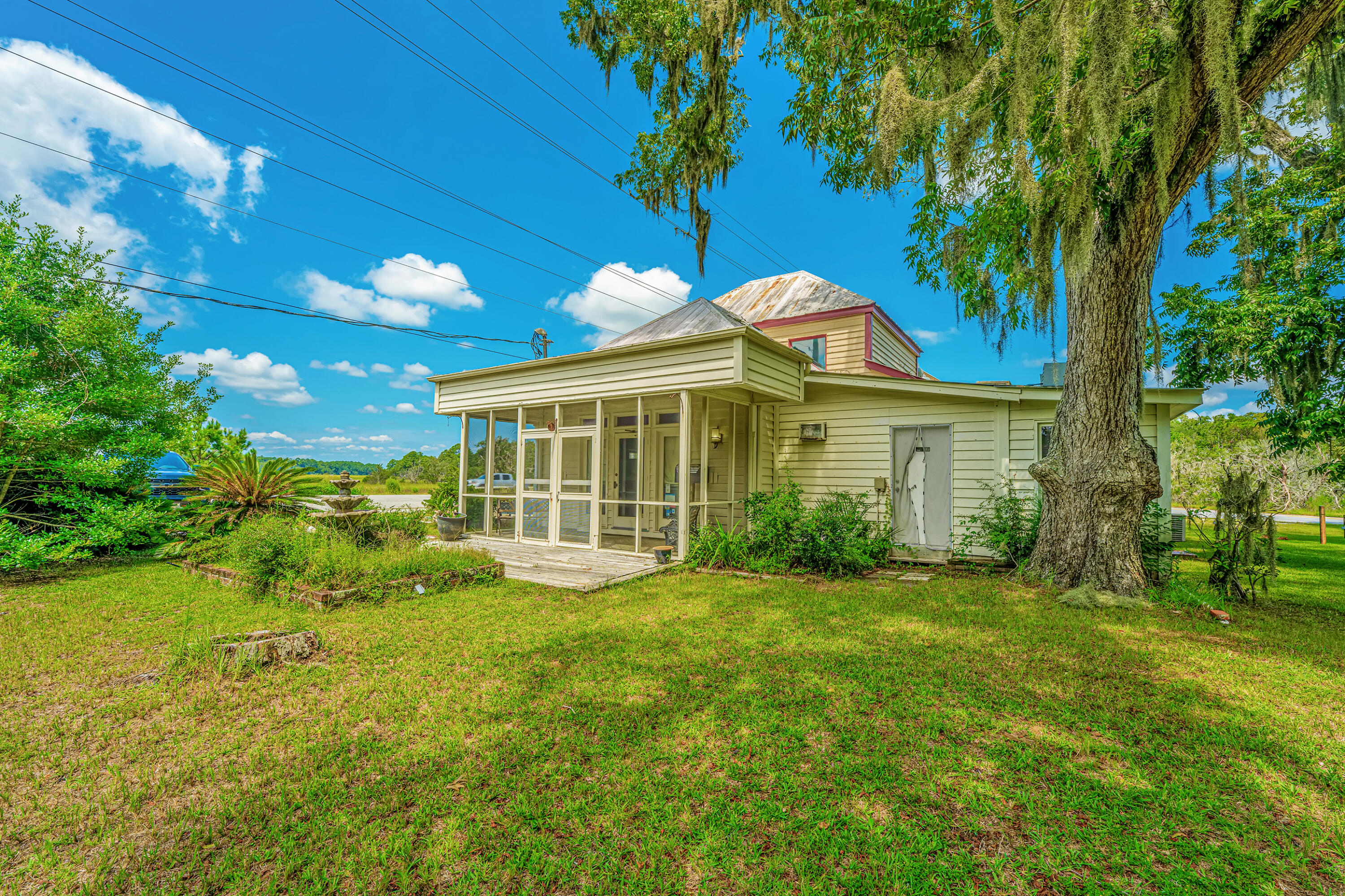 8083 Point Of Pines Road Edisto Island, SC 29438 - Photo 56 of 86 8083PointofPines_OldPostOffice010