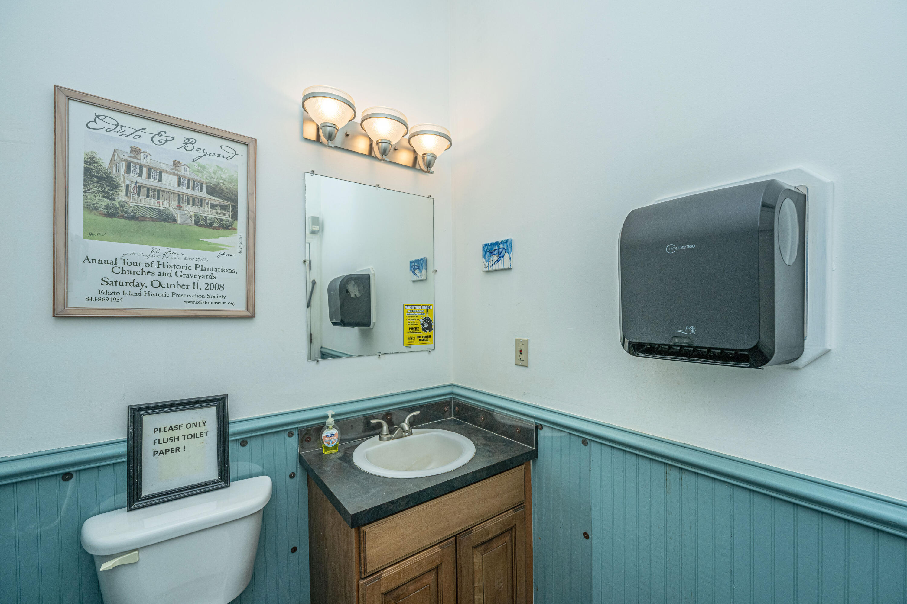 8083 Point Of Pines Road Edisto Island, SC 29438 - Photo 66 of 86 8083PointofPines_OldPostOffice026