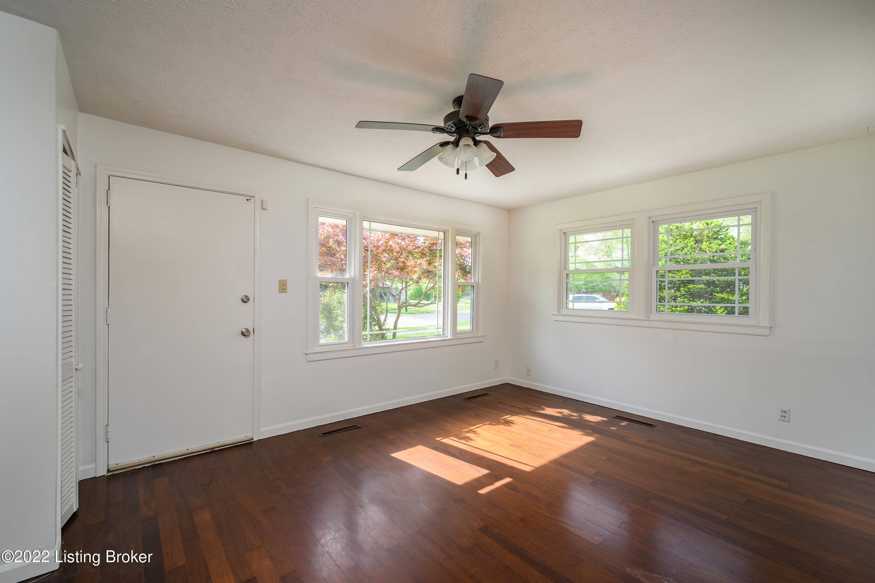 3116 Radiance Road Louisville, KY 40220 - Photo 6 of 26 Radiance Rd 3116-FCP-06