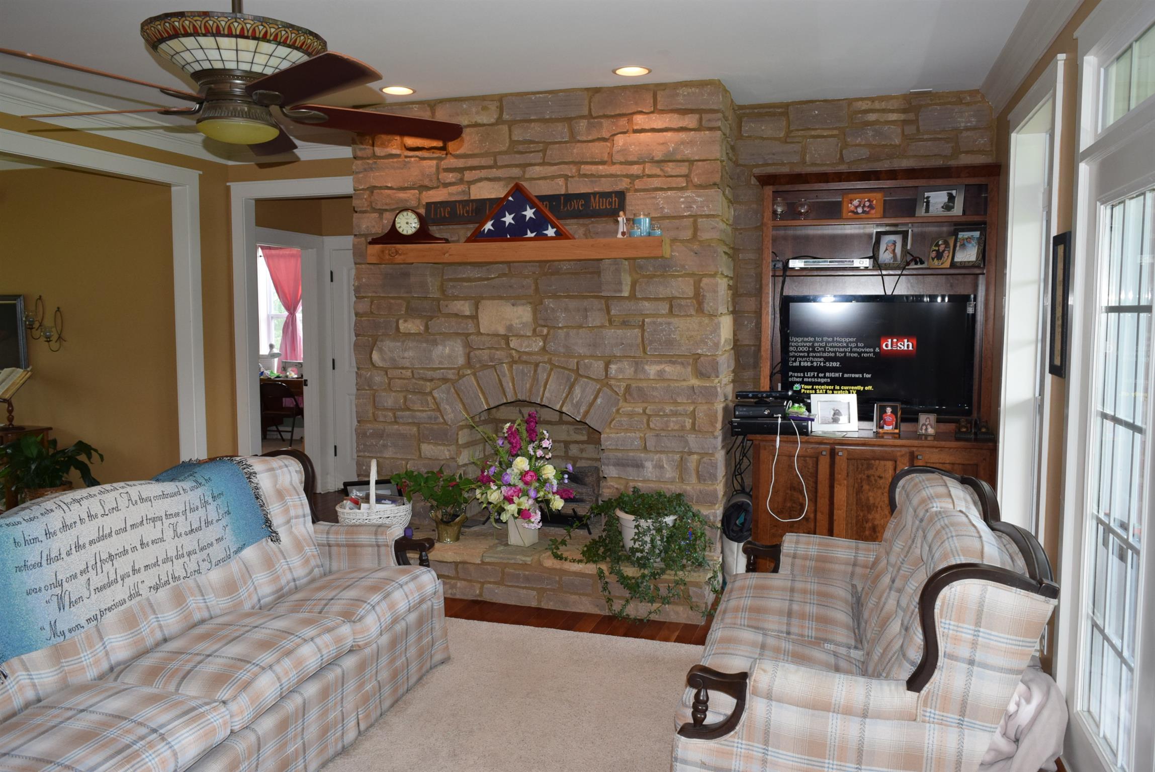 611 Rhotons Chapel Road Manchester, TN 37355 - Photo 7 of 24 a living room with furniture and a fireplace