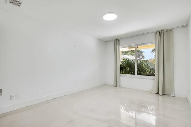 a view of empty room with window