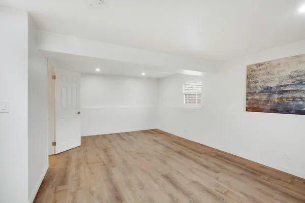 $298,500 | 136 Brookwood Court, Vernon Hills, IL 60061