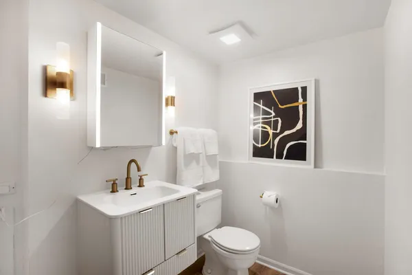$298,500 | 136 Brookwood Court, Vernon Hills, IL 60061