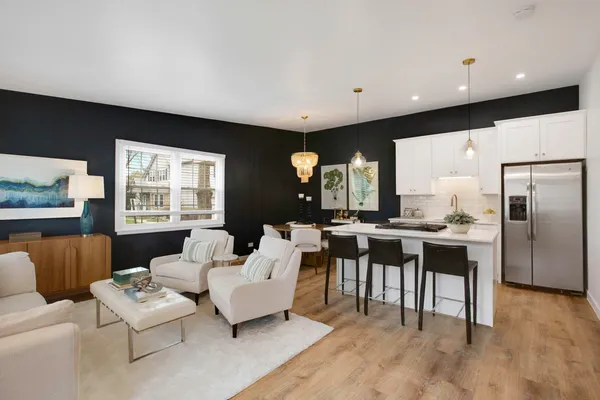 $298,500 | 136 Brookwood Court, Vernon Hills, IL 60061