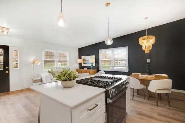 $298,500 | 136 Brookwood Court, Vernon Hills, IL 60061