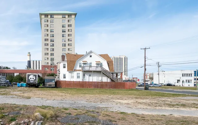 a view of outdoor space with city view