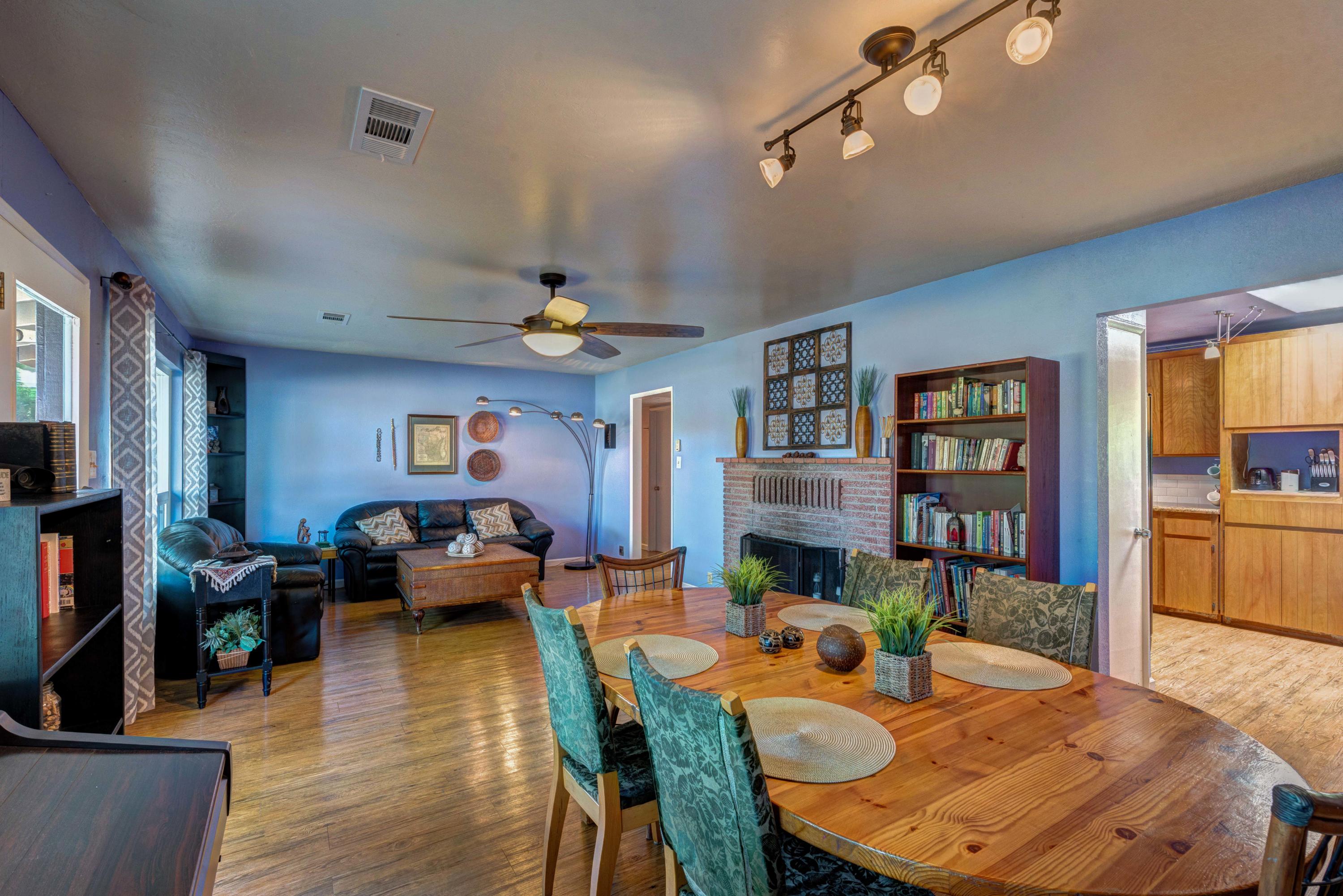 11367 Hawley Road Redding, CA 96003 - Photo 11 of 44 Dining area