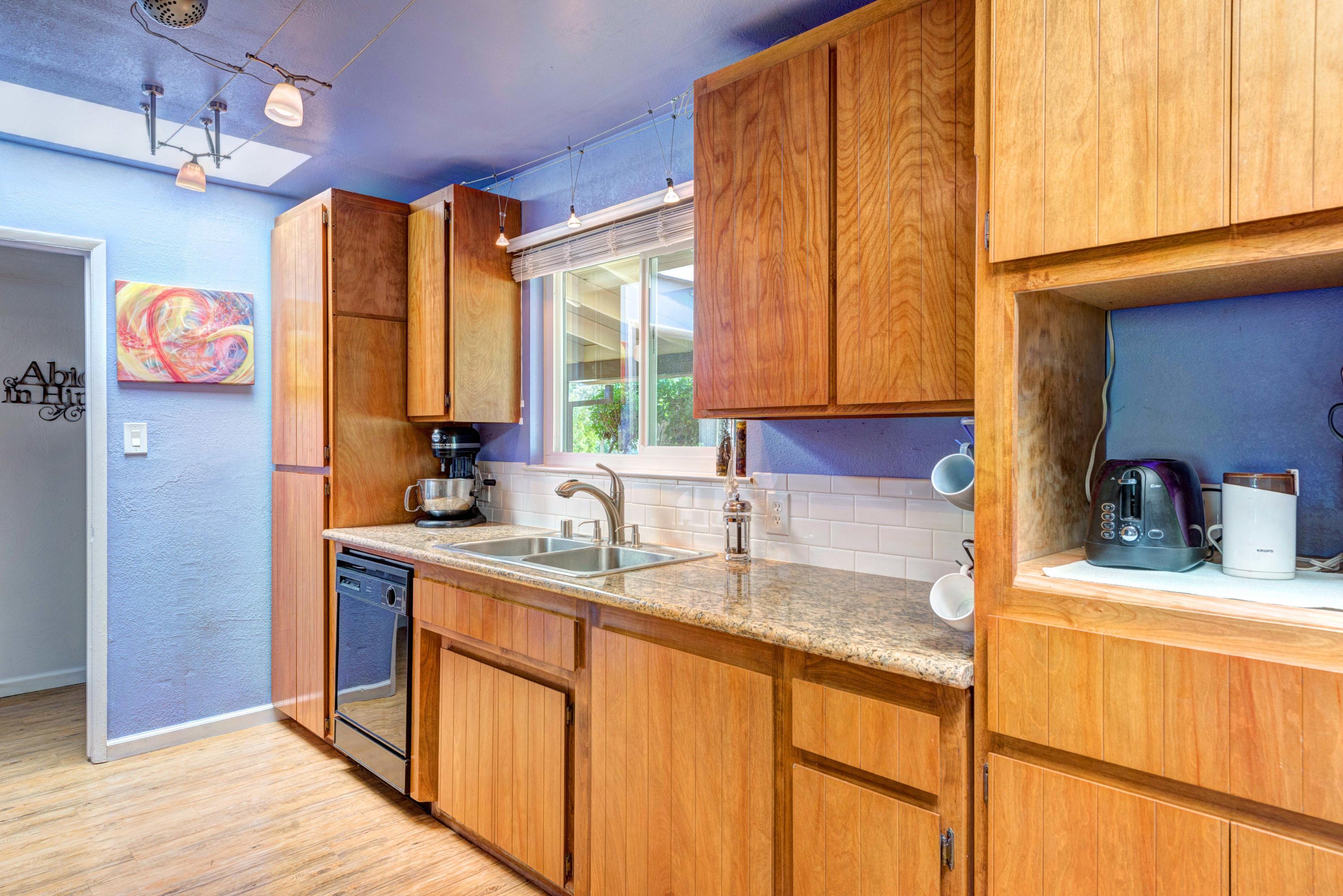 11367 Hawley Road Redding, CA 96003 - Photo 13 of 44 Kitchen