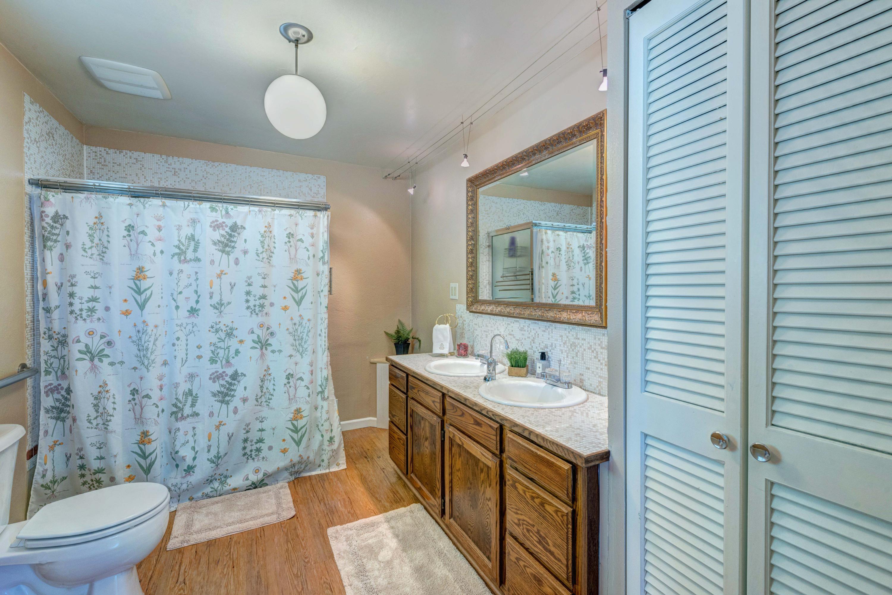 11367 Hawley Road Redding, CA 96003 - Photo 22 of 44 Master Bath