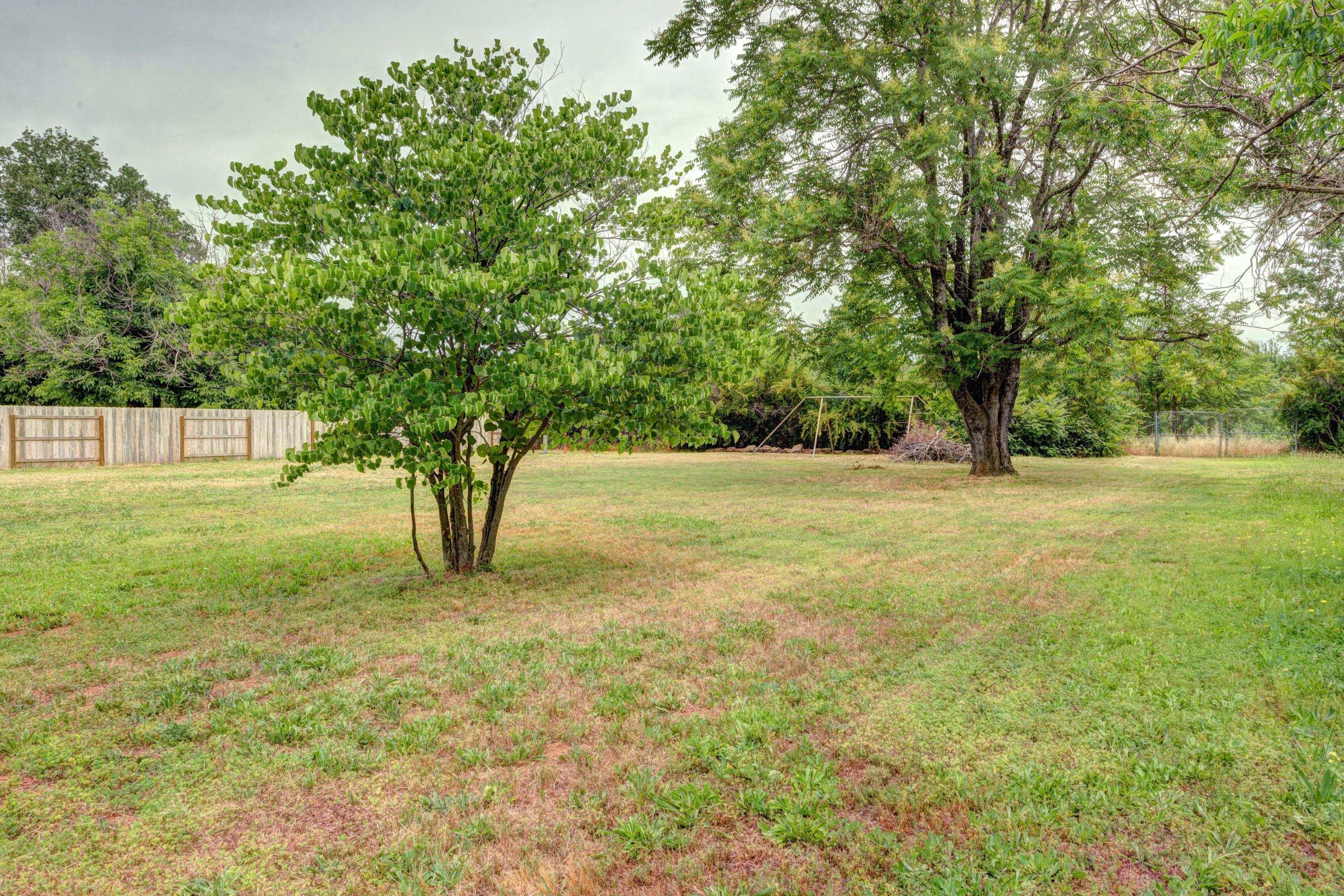 11367 Hawley Road Redding, CA 96003 - Photo 3 of 44 OVER 1/2 ACRE