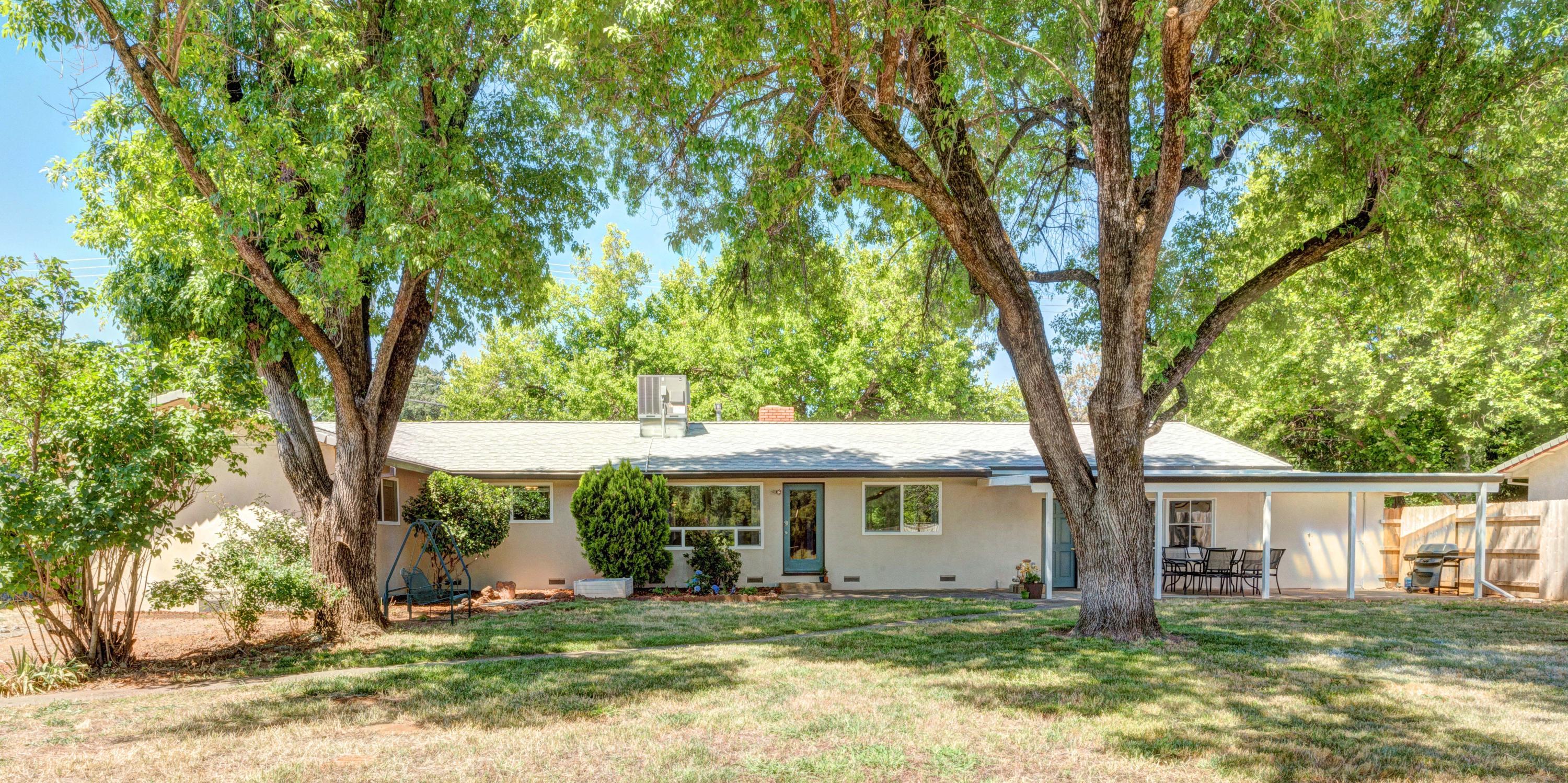 11367 Hawley Road Redding, CA 96003 - Photo 31 of 44 Natural shade canopy