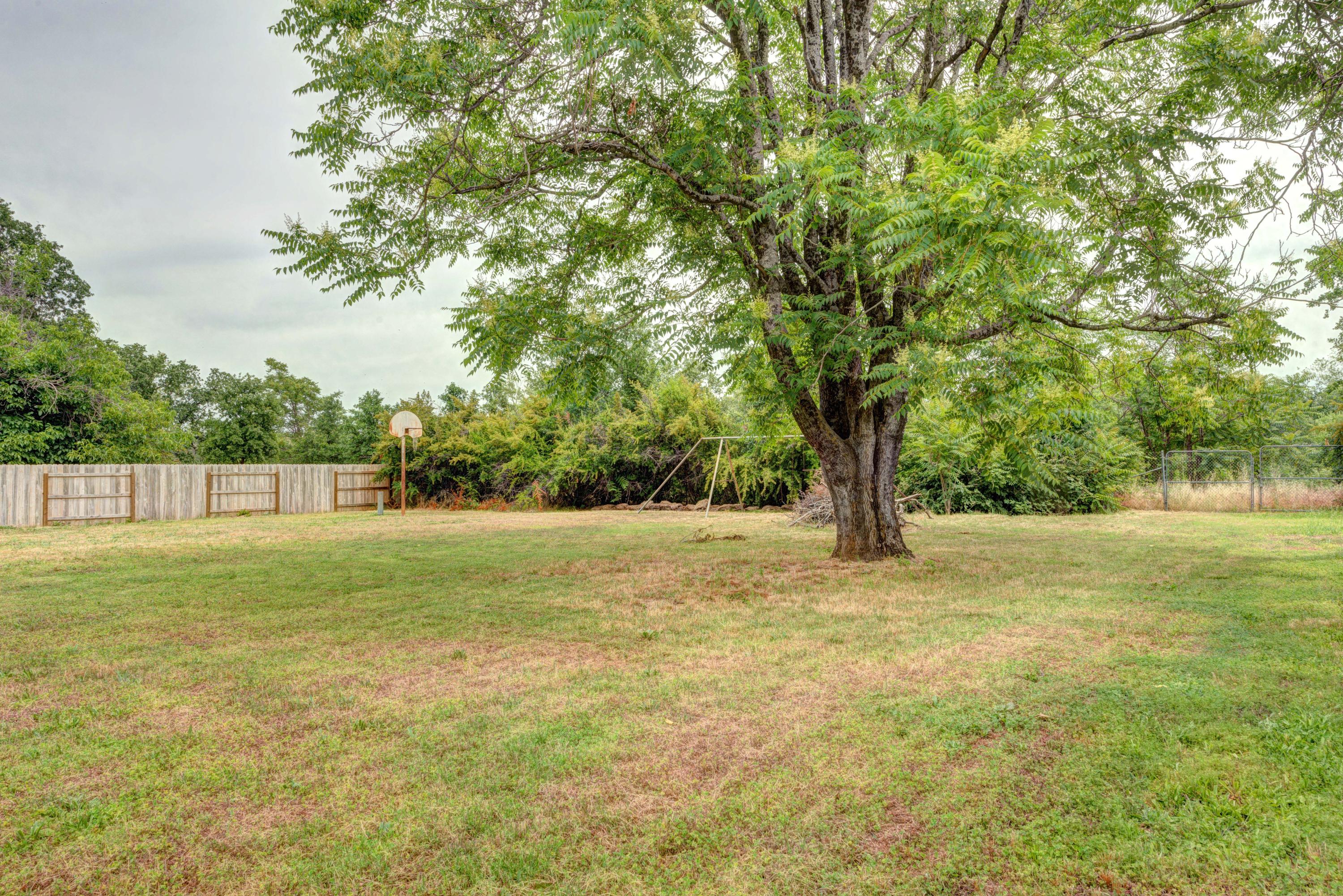11367 Hawley Road Redding, CA 96003 - Photo 33 of 44 backyard 2