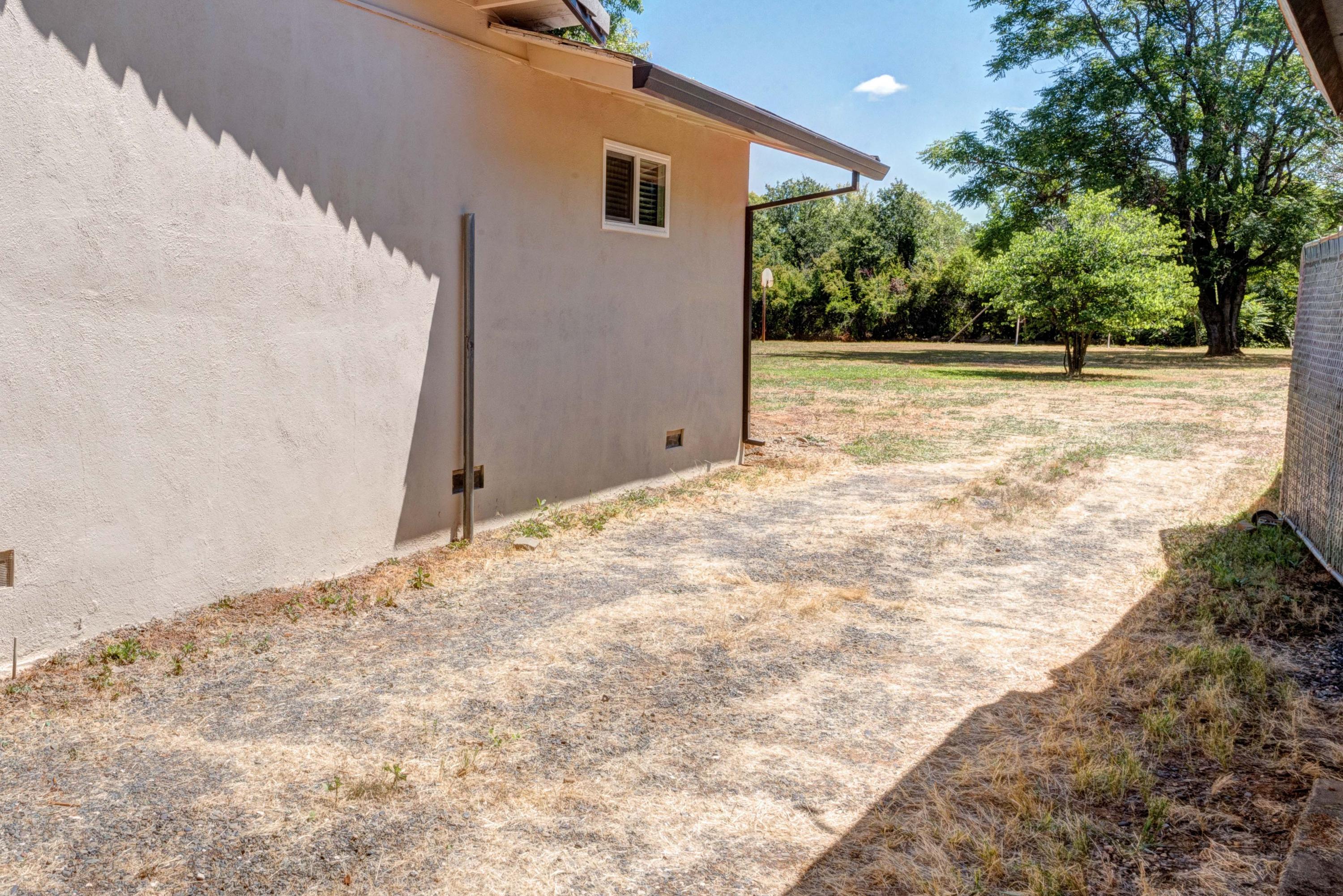 11367 Hawley Road Redding, CA 96003 - Photo 42 of 44 RV/Boat Access