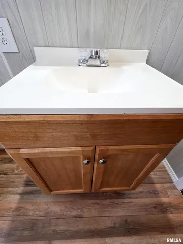 $99,500 | 103 Watkins Street, Cisne, IL 62823