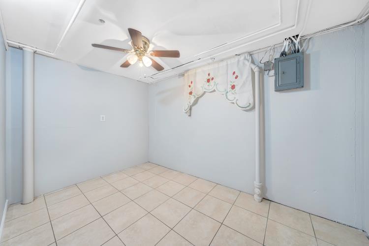 5001 Hildebrand Road Northwest Roanoke, VA 24012 - Photo 27 of 36 a view of an empty room