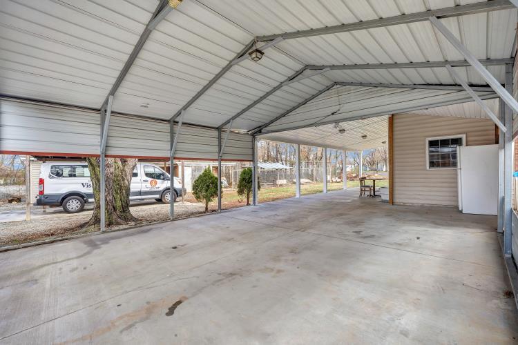 5001 Hildebrand Road Northwest Roanoke, VA 24012 - Photo 5 of 36