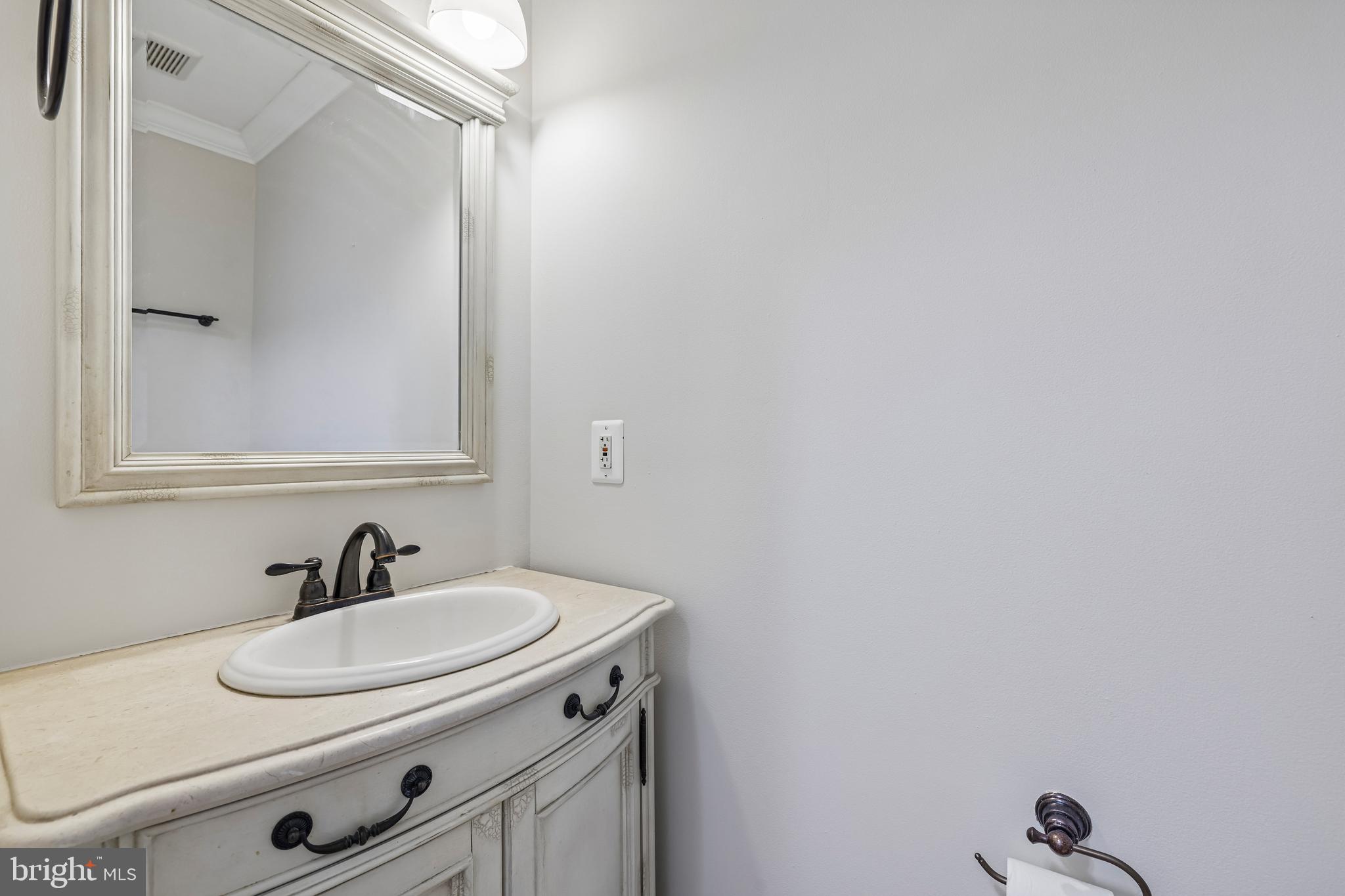 683 Powhatan Beach Road Pasadena, MD 21122 - Photo 25 of 70 Bathroom