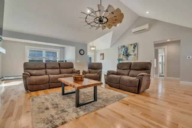 $1,250,000 | 1 Tide Water Drive, Biddeford, ME 04005