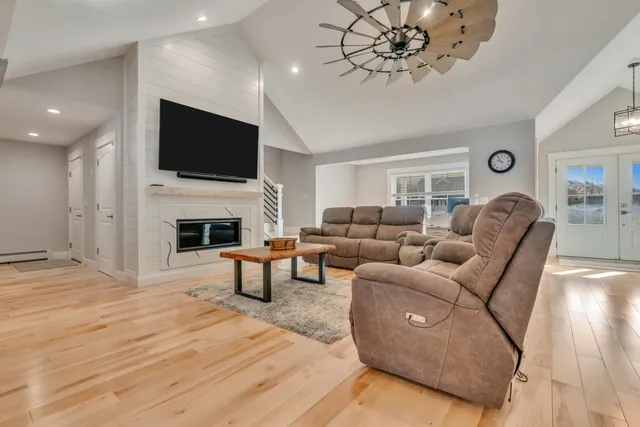 $1,250,000 | 1 Tide Water Drive, Biddeford, ME 04005