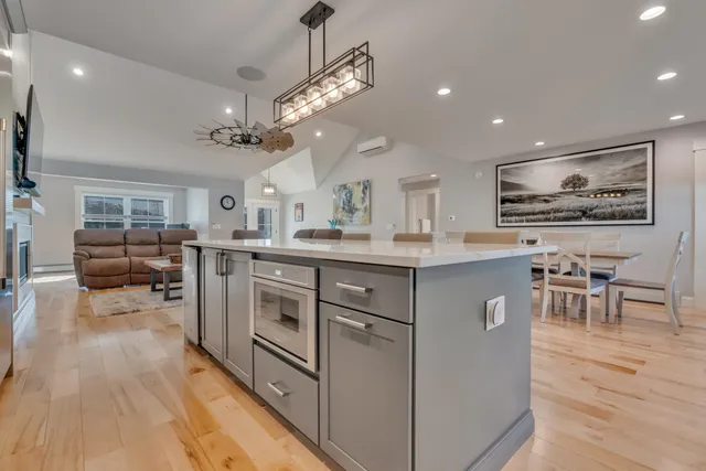 $1,250,000 | 1 Tide Water Drive, Biddeford, ME 04005