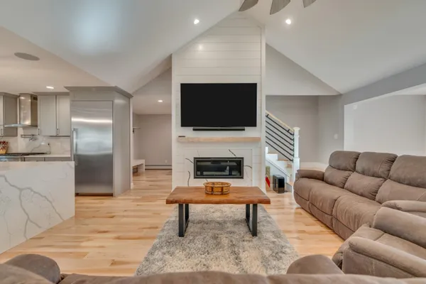 $1,250,000 | 1 Tide Water Drive, Biddeford, ME 04005