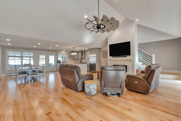 $1,250,000 | 1 Tide Water Drive, Biddeford, ME 04005