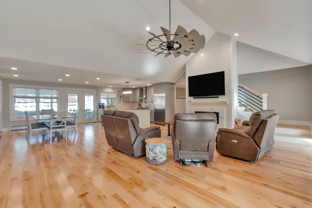 $1,250,000 | 1 Tide Water Drive, Biddeford, ME 04005