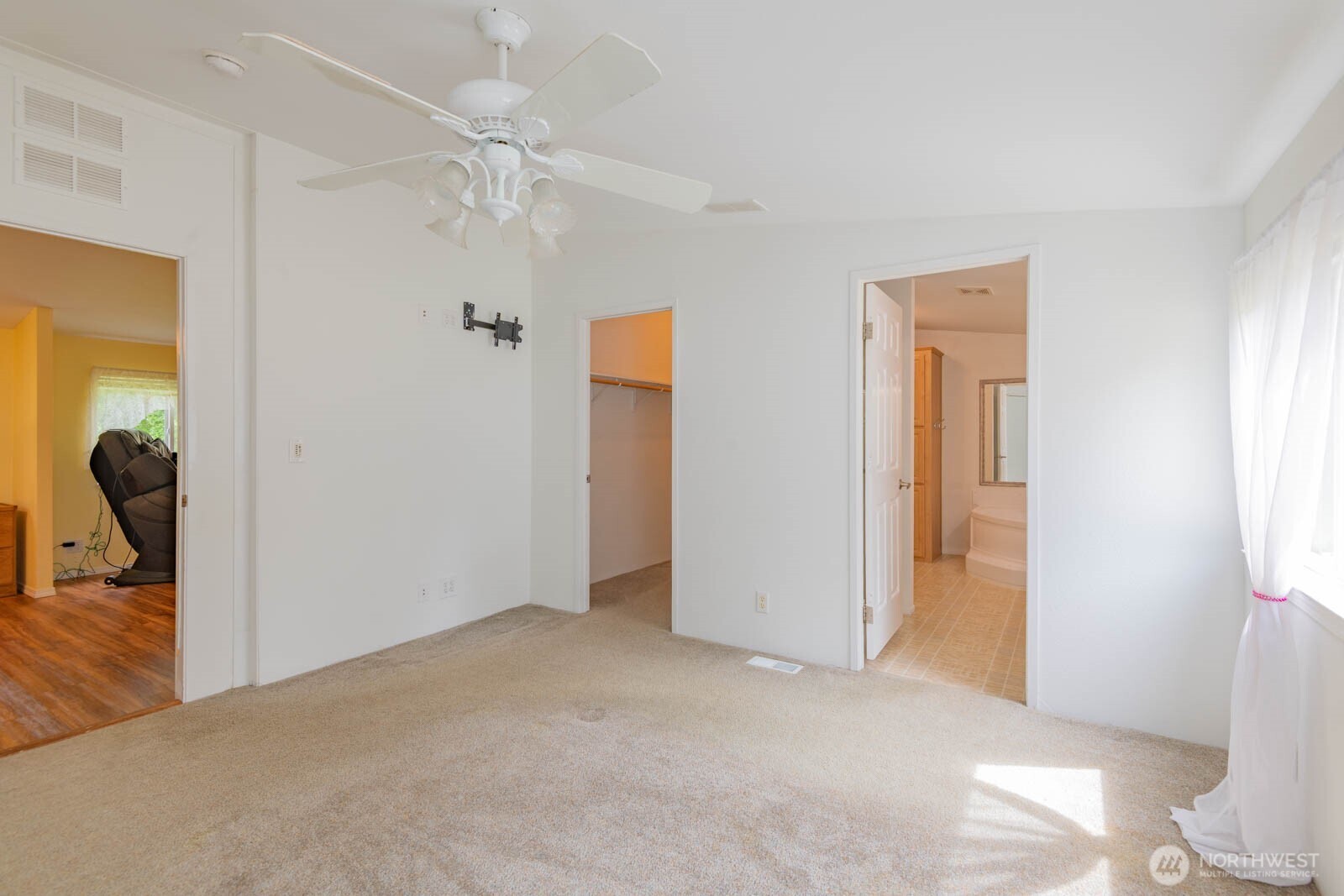 239 Robinson Road Port Angeles, WA 98362 - Photo 13 of 40