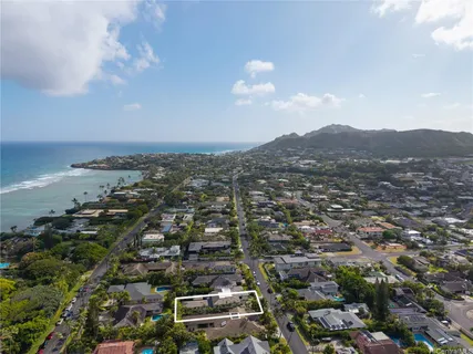 $10,500,000 | 4561 Aukai Avenue, Honolulu, HI 96816