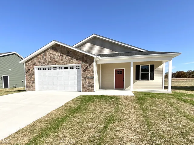 $399,000 | 712 White Oak Road, Spencer, IN 47460