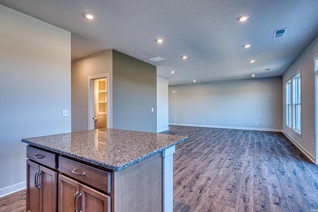 $374,800 | 5122 Goldfinch Drive, Evansville, IN 47725