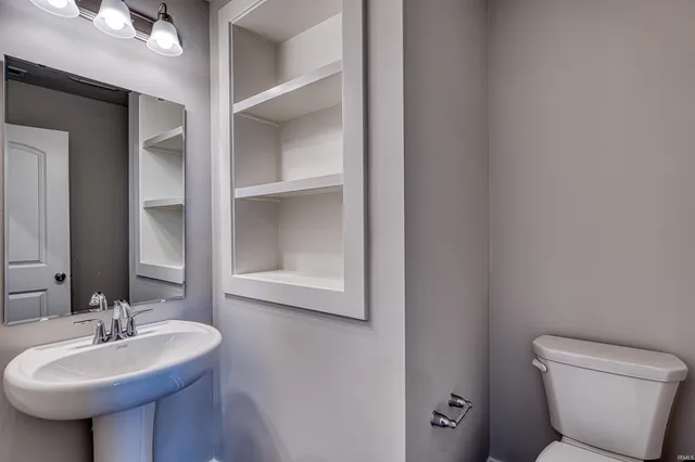 $374,800 | 5122 Goldfinch Drive, Evansville, IN 47725