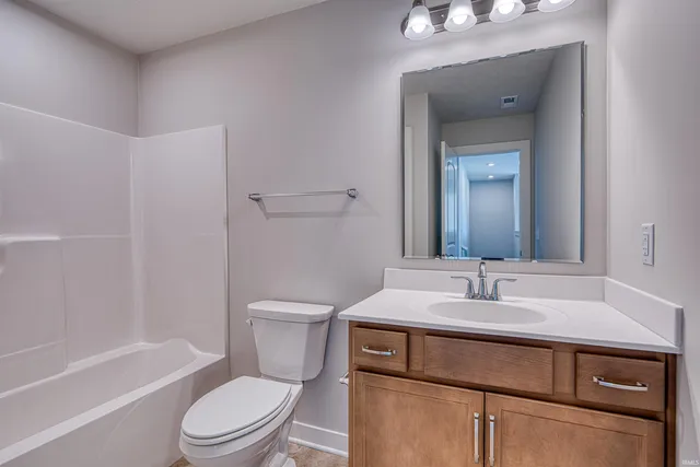 $374,800 | 5122 Goldfinch Drive, Evansville, IN 47725