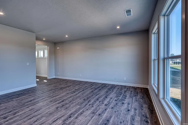 $374,800 | 5122 Goldfinch Drive, Evansville, IN 47725