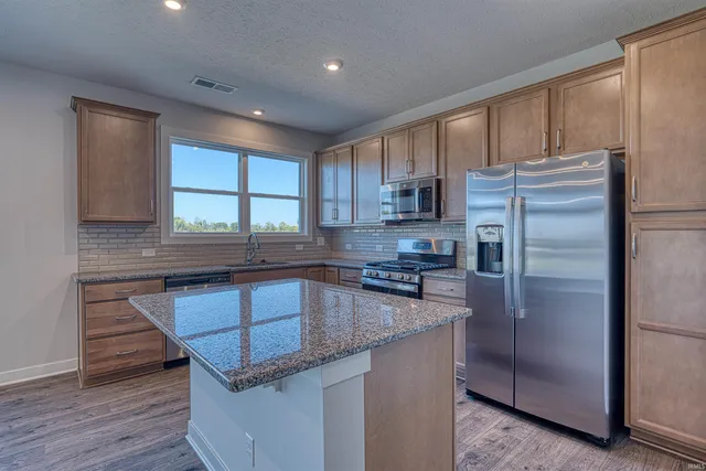 $374,800 | 5122 Goldfinch Drive, Evansville, IN 47725