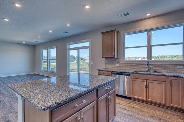 $374,800 | 5122 Goldfinch Drive, Evansville, IN 47725