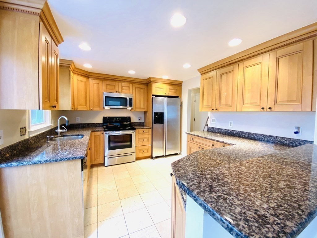 45 Niles Road Randolph, MA 02368 - Photo 2 of 24 Gallery Image 2