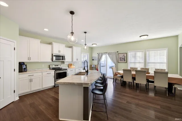 $419,900 | 6225 North Lawrence Lane, Ellettsville, IN 47429