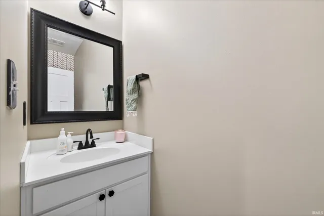 $419,900 | 6225 North Lawrence Lane, Ellettsville, IN 47429