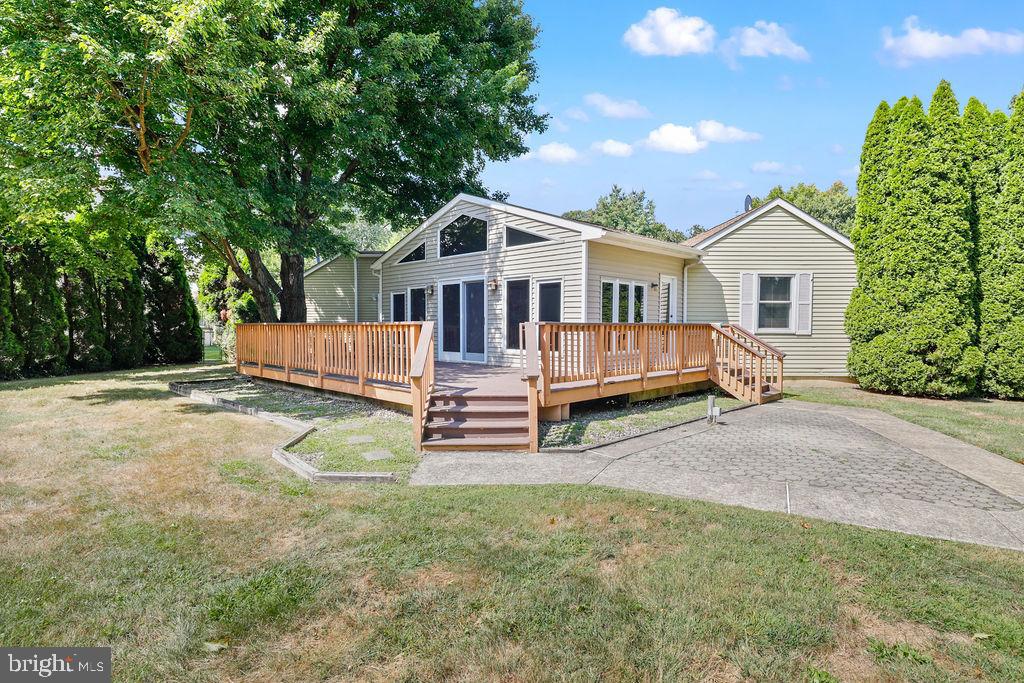327 Monroe Avenue Cherry Hill, NJ 08002 - Photo 13 of 39 Back