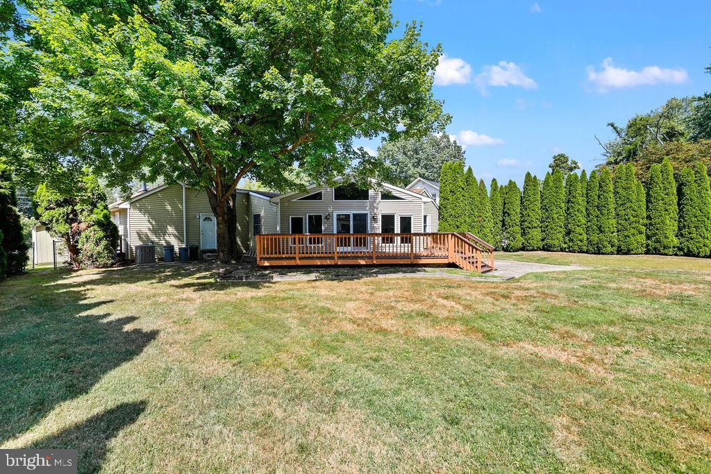 327 Monroe Avenue Cherry Hill, NJ 08002 - Photo 14 of 39 Back