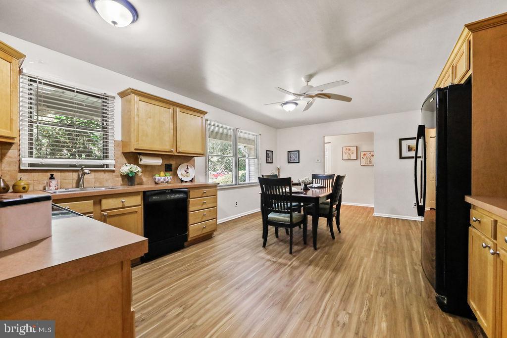 327 Monroe Avenue Cherry Hill, NJ 08002 - Photo 17 of 39 Kitchen