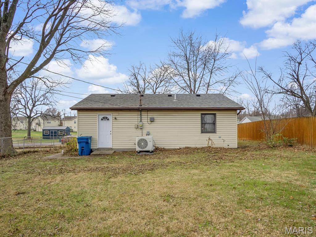 704 Sinclair Avenue South Roxana, IL 62087 - Photo 12 of 12 Gallery Image 12