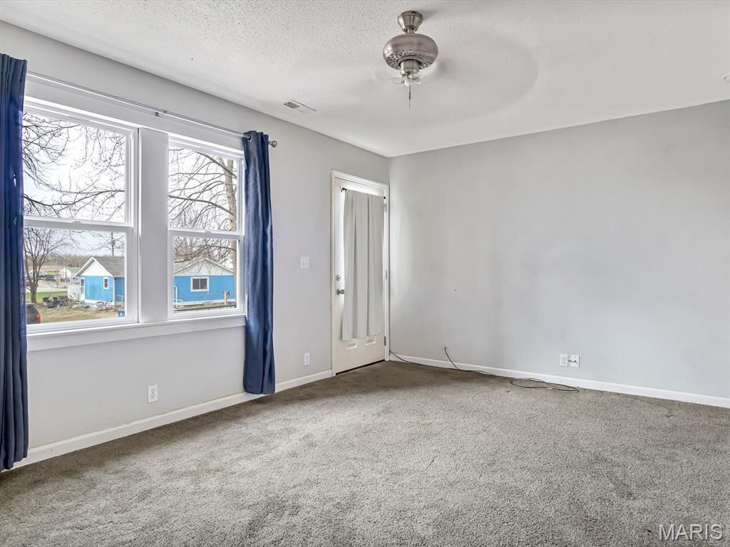 704 Sinclair Avenue South Roxana, IL 62087 - Photo 4 of 12 Gallery Image 4
