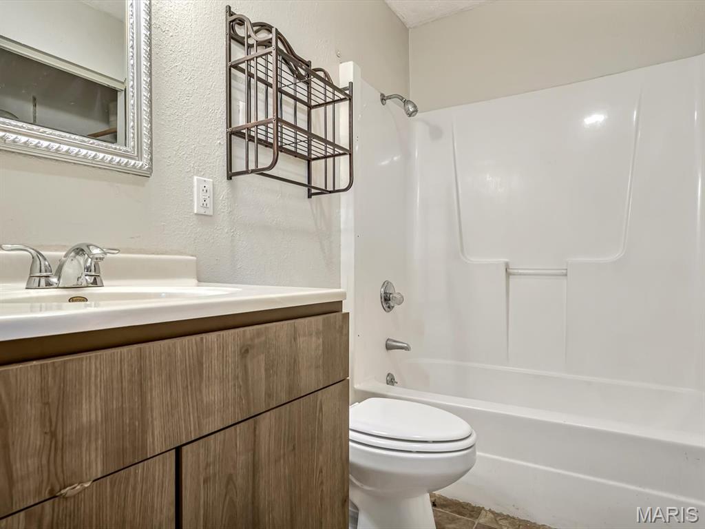 704 Sinclair Avenue South Roxana, IL 62087 - Photo 7 of 12 Gallery Image 7