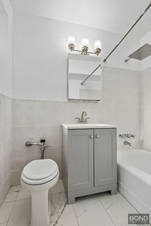 $325,000 | 1350 East 5th Street, Unit 6L | Ocean Parkway