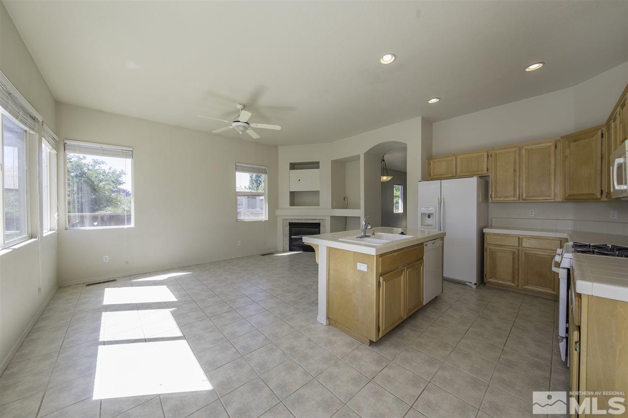 9698 Thunder Mountain Way Reno, NV 89521 - Photo 5 of 25 Photo 5