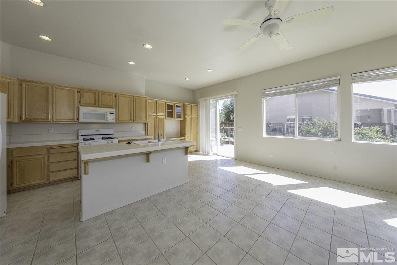 9698 Thunder Mountain Way Reno, NV 89521 - Photo 7 of 25 Photo 7