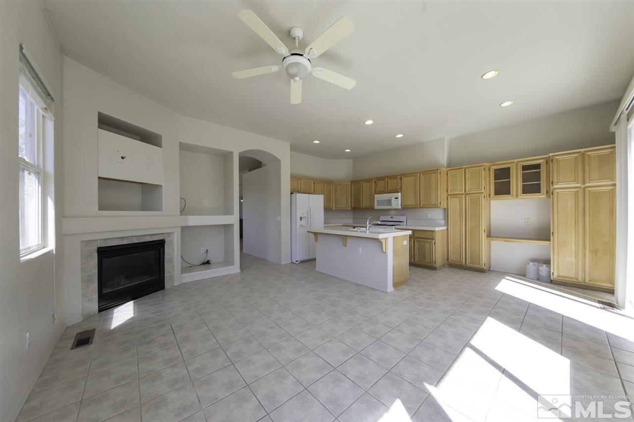 9698 Thunder Mountain Way Reno, NV 89521 - Photo 8 of 25 Photo 8